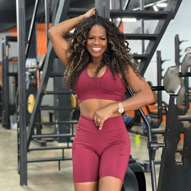 Bermuda Fitness Isa Com Bolso Na Lateral