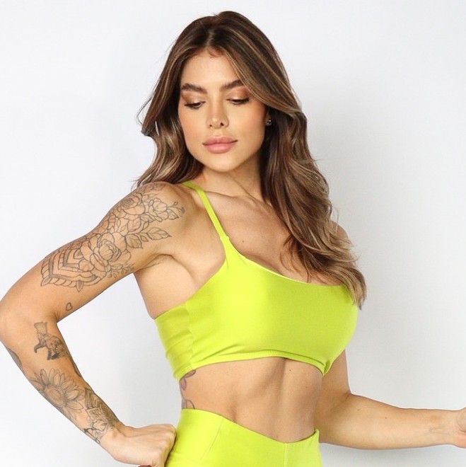 Top Fitness Sandy Liso Com Alças Finas Em Passador