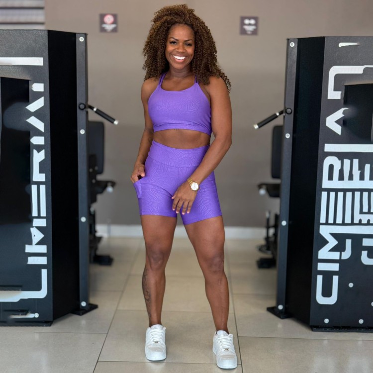 Short Fitness Thais Com Tecido Em 3D E Bolso Na Lateral
