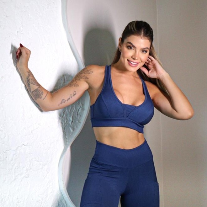 Top Fitness Eva Poliéster Canelado Recorte