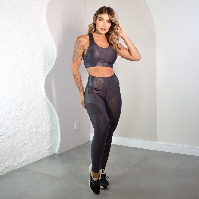Calça Legging Sarah Recortes Em Cirrê Liso E Linner 3d